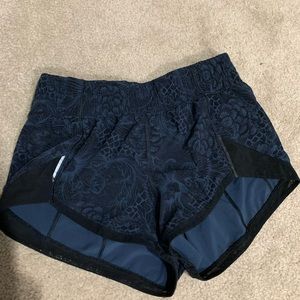 Lululemon shorty Hot Shorts
